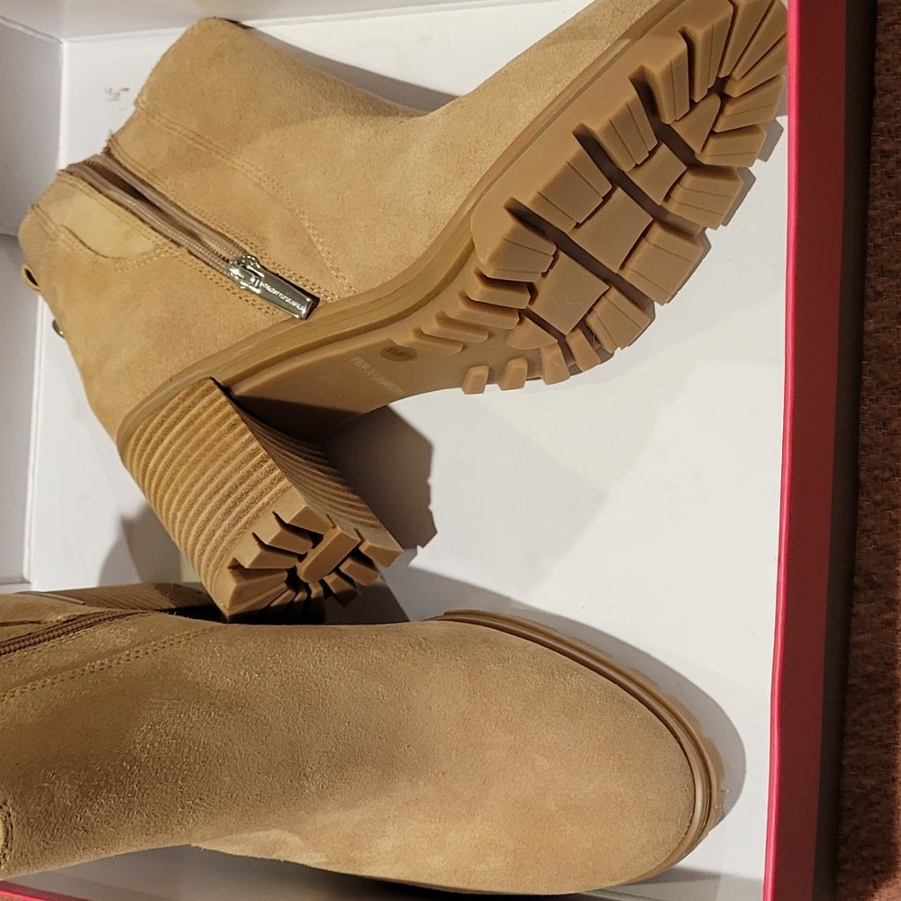 Suede boots